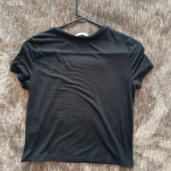 Aritzia T-shirt - Picture 3 of 3